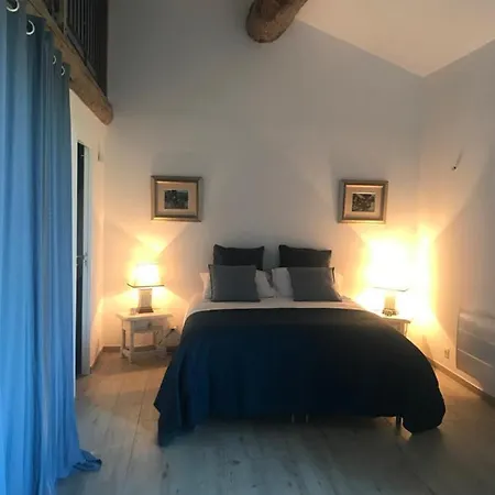 L Ostalada 3* Roquefort-des-Corbières